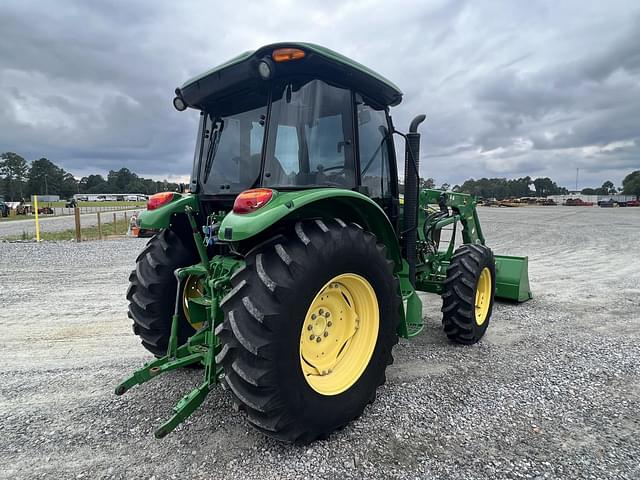 Image of John Deere 5085M equipment image 3