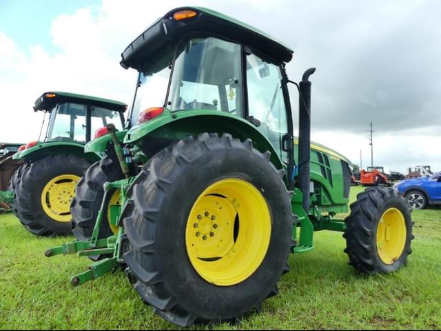 Image of John Deere 5085M equipment image 3