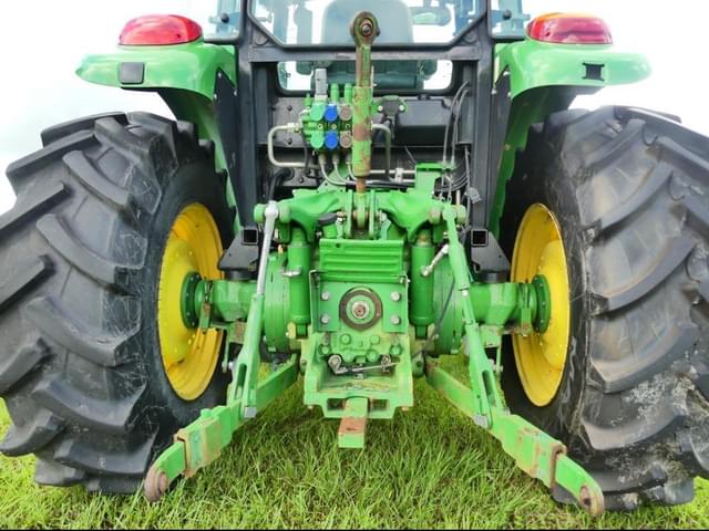 Image of John Deere 5085M equipment image 4