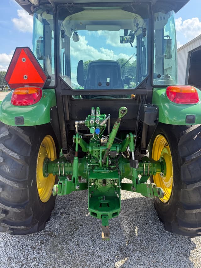 Image of John Deere 5100E equipment image 3
