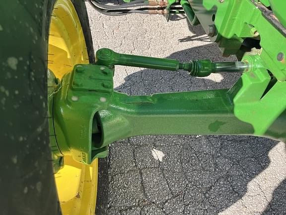 Image of John Deere 5100E equipment image 4