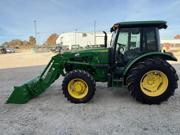 Image of John Deere 5100E equipment image 4