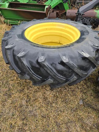 Image of John Deere 5100E equipment image 3