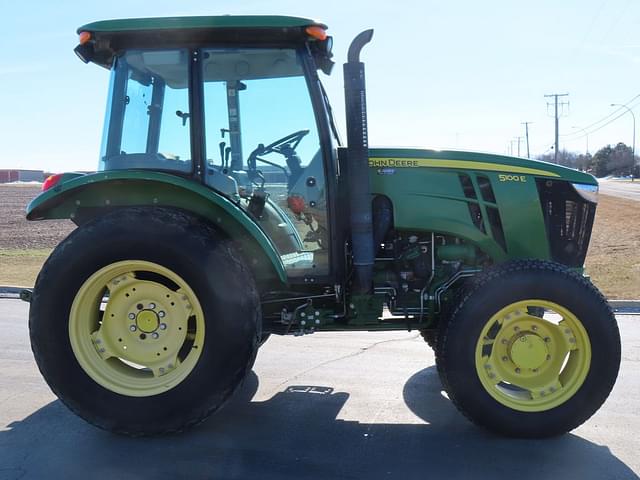 Image of John Deere 5100E equipment image 4