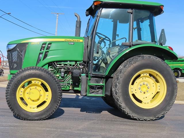 Image of John Deere 5100E equipment image 1