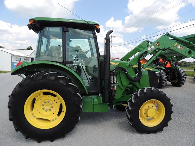 Image of John Deere 5100E equipment image 4