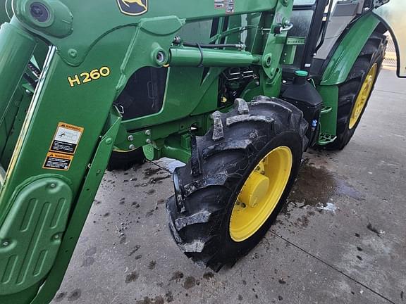 Image of John Deere 5100E equipment image 3