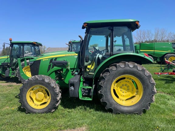 2015 John Deere 5100E Equipment Image0