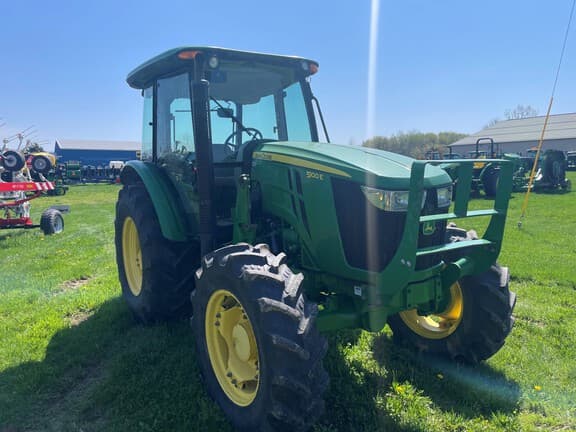 Image of John Deere 5100E equipment image 4