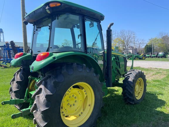 Image of John Deere 5100E equipment image 3