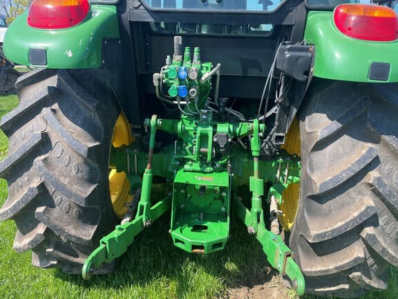 Image of John Deere 5100E equipment image 2