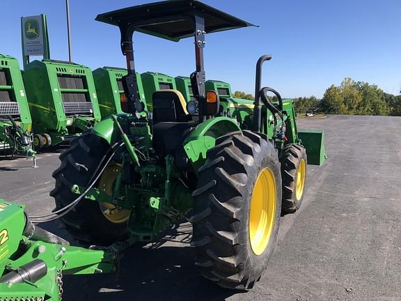 Image of John Deere 5100E equipment image 3