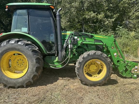 Image of John Deere 5100E equipment image 3
