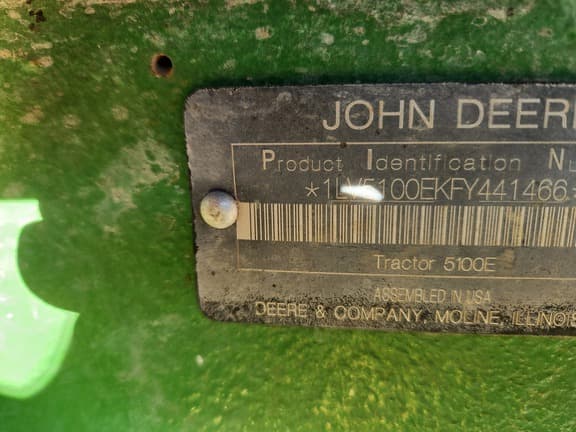 Image of John Deere 5100E equipment image 4