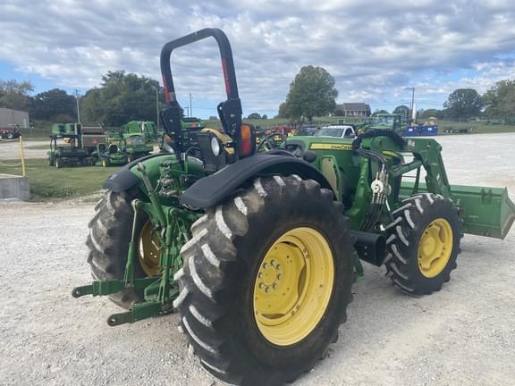 Image of John Deere 5100M equipment image 4