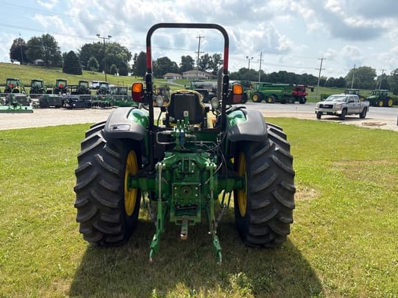 Image of John Deere 5100M equipment image 3