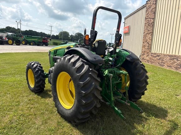 Image of John Deere 5100M equipment image 2