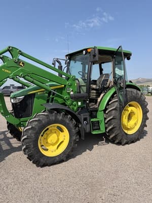 2015 John Deere 5100M Image