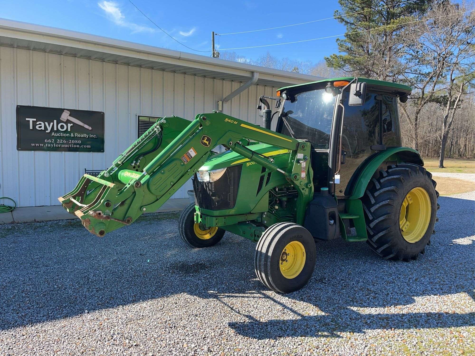 2015 John Deere 5100M Equipment Image0