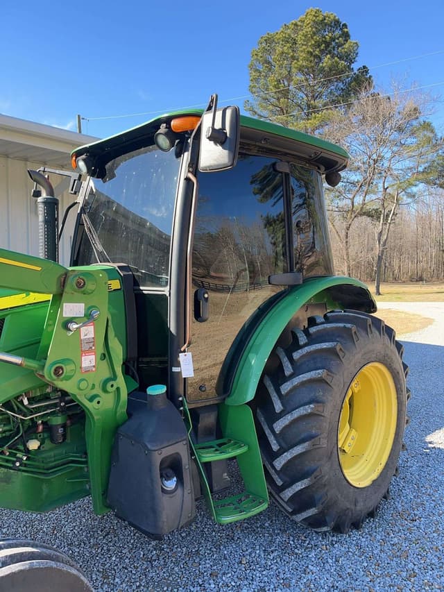 Image of John Deere 5100M equipment image 2