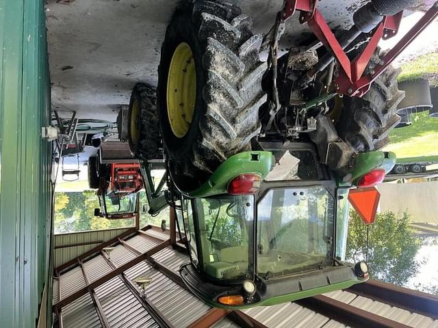 Image of John Deere 5101E equipment image 4
