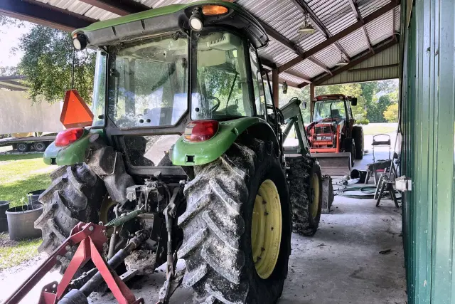Image of John Deere 5101E equipment image 4