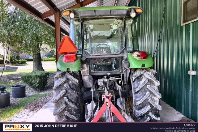 Image of John Deere 5101E equipment image 3