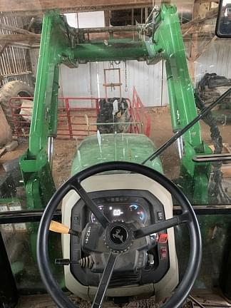Image of John Deere 5115M equipment image 4