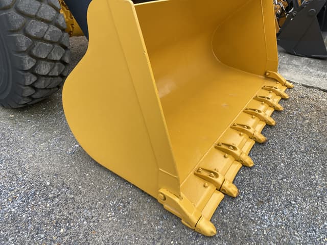 Image of John Deere 524K equipment image 4