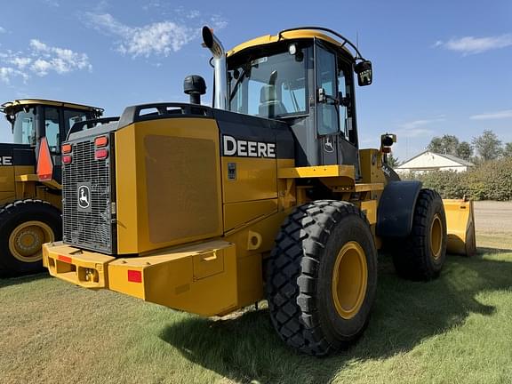 Image of John Deere 544K equipment image 3