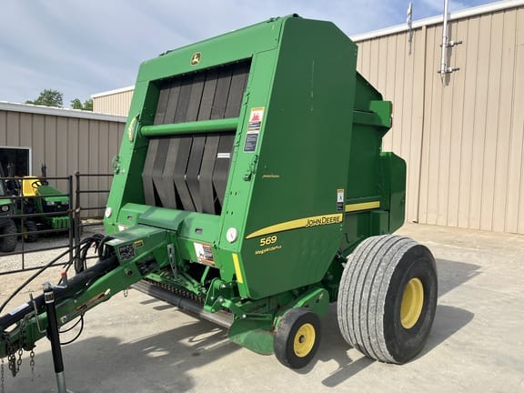 2015 John Deere 569 MegaWide Plus Equipment Image0