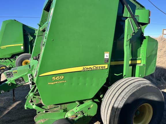 Image of John Deere 569 equipment image 1