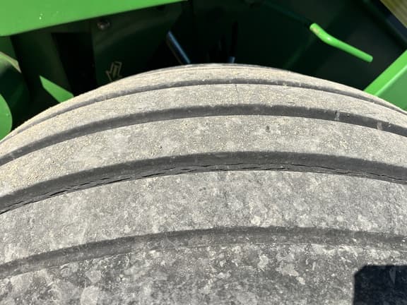 Image of John Deere 569 equipment image 4