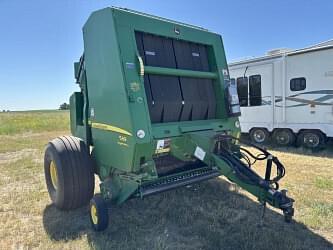 Image of John Deere 569 MegaWide Plus equipment image 1