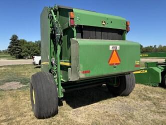 Image of John Deere 569 MegaWide Plus equipment image 4