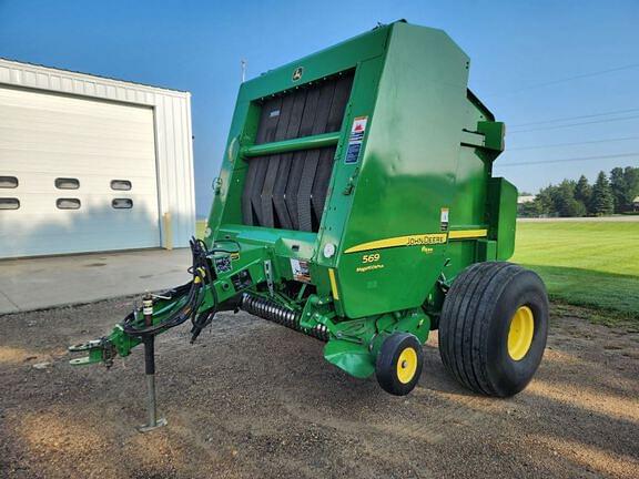 Image of John Deere 569 MegaWide Plus equipment image 1