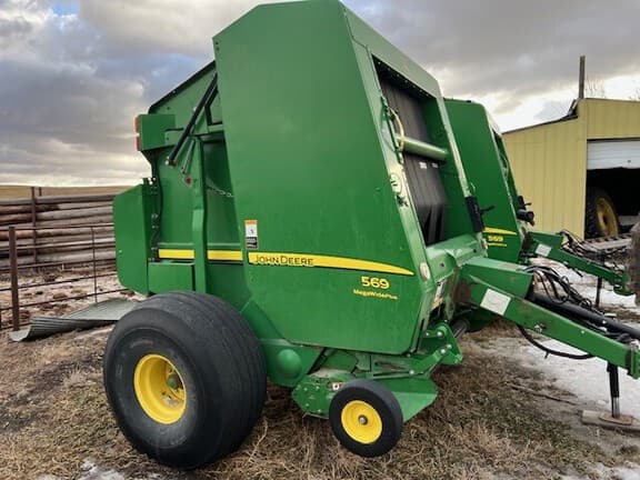Image of John Deere 569 MegaWide Plus equipment image 4