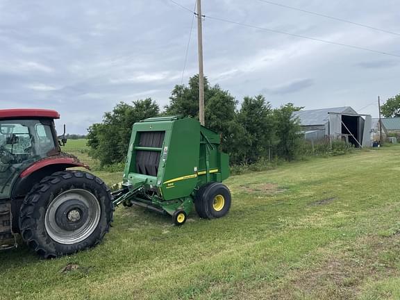 Image of John Deere 569 MegaWide Plus equipment image 2