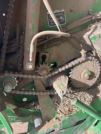 Image of John Deere 569 MegaWide Plus equipment image 4