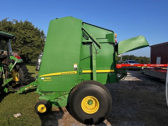 Image of John Deere 569 equipment image 1