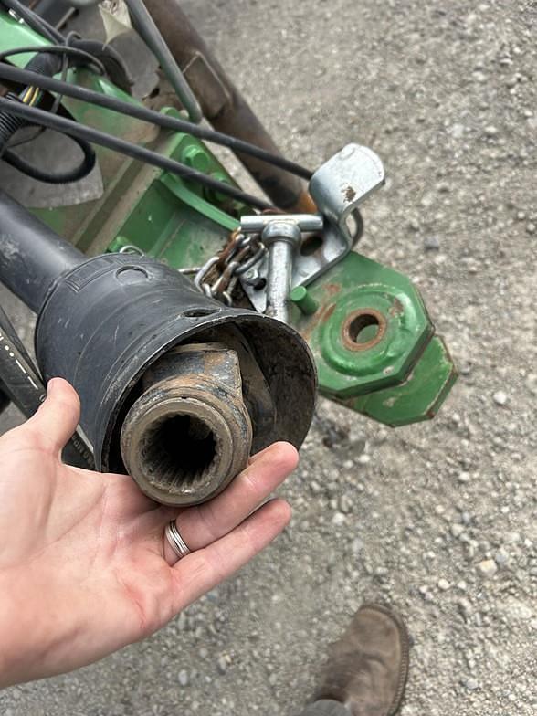 Image of John Deere 569 MegaWide Plus equipment image 4