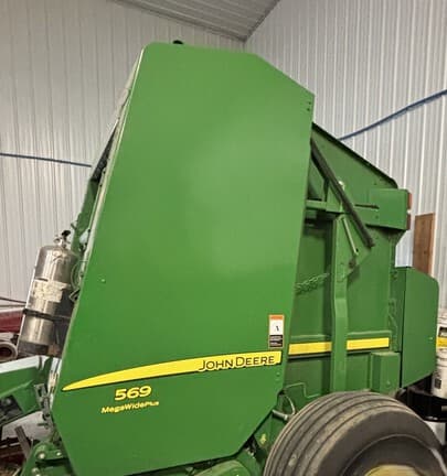 Image of John Deere 569 MegaWide Plus Image 0