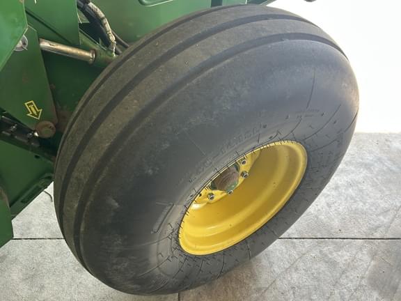 Image of John Deere 569 equipment image 4