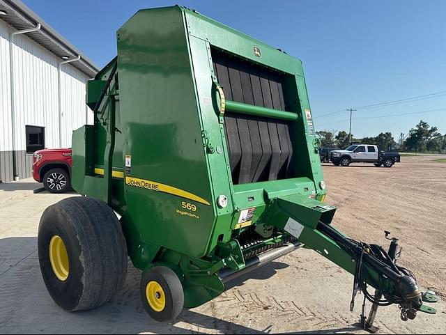 Image of John Deere 569 MegaWide Plus equipment image 2