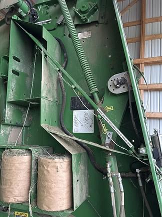 Image of John Deere 569 MegaWide Plus equipment image 4