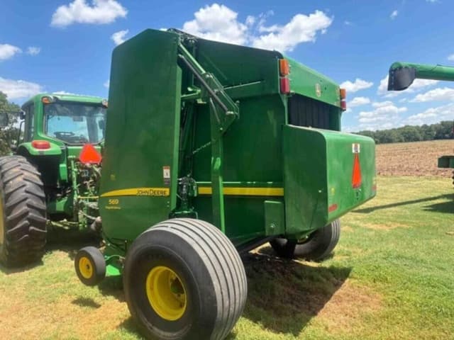 Image of John Deere 569 MegaWide Plus equipment image 1