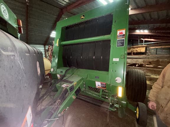 Image of John Deere 569 MegaWide Plus equipment image 1