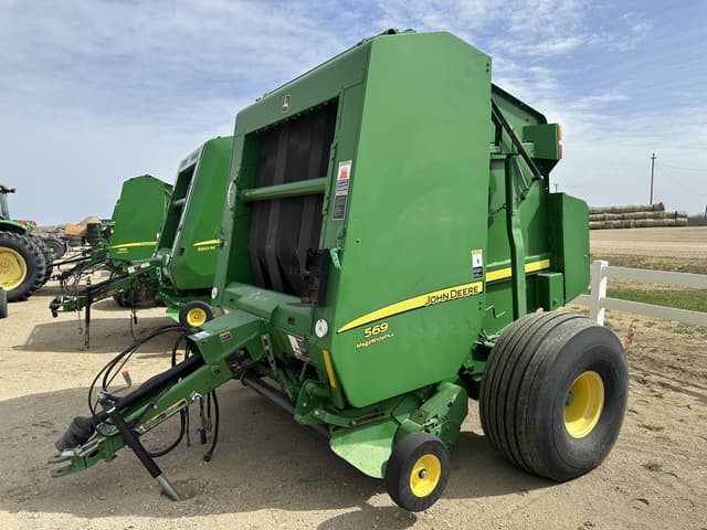 Image of John Deere 569 MegaWide Plus equipment image 4