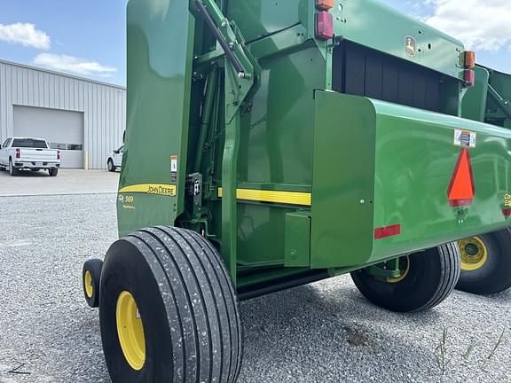 Image of John Deere 569 MegaWide Plus equipment image 2