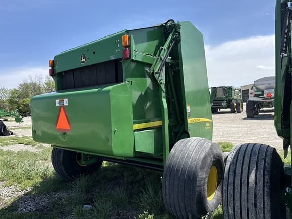 Image of John Deere 569 MegaWide Plus equipment image 4